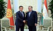 Президент Кыргызстана поздравил таджикского коллегу