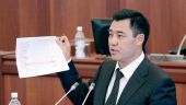 Садыр Жапаров поздравил работников социальной защиты