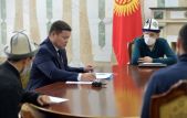 И.о. президента Кыргызстана встретился с пострадавшими во время октябрьских событий