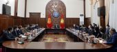 Садыр Жапаров провел совещание с членами нового Правительства республики
