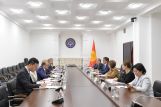 Зампред Кабмина Эдиль Байсалов и директор Бюро МОТ Ольга Кулаева обсудили вопросы двустороннего взаимодействия