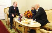 Президент РФ Владимир Путин поздравил в субботу с днем рождения советского и российского поэта-песенника Николая Добронравова